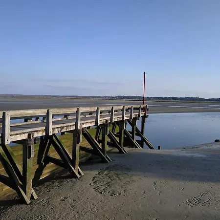 Les Amoureux De La Baie