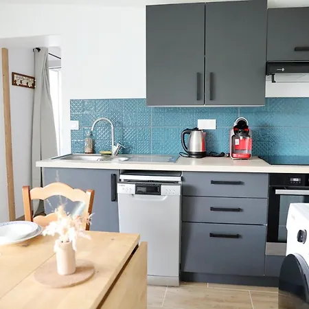 Les Amoureux De La Baie