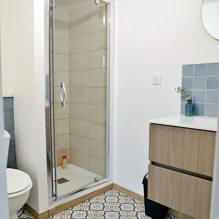 Les Amoureux De La Baie Favières