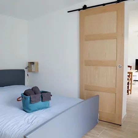 Les Amoureux De La Baie